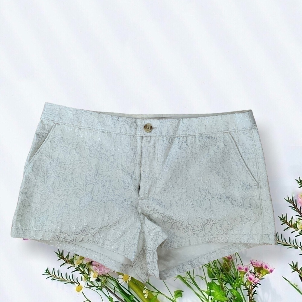 Abercrombie  Beautiful short.